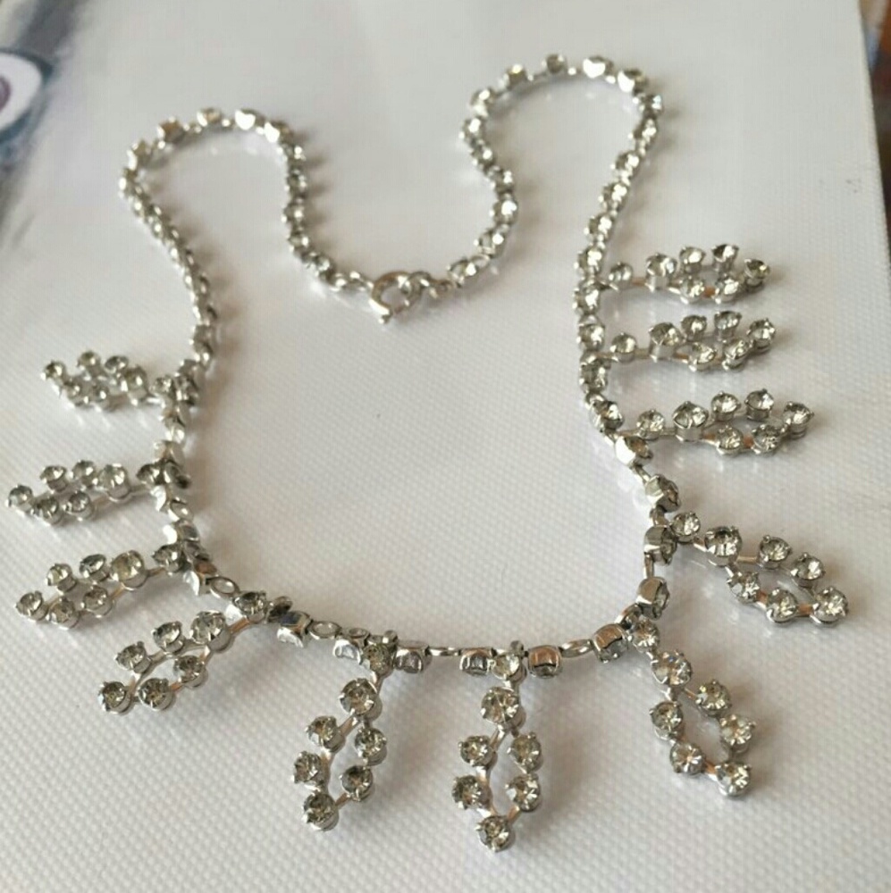 Vintage White Rhinestone Necklace